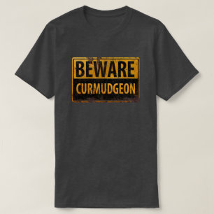 Camiseta BEWARE o sinal de aviso oxidado do perigo do metal
