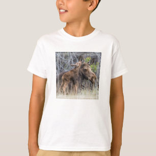 Camiseta Bezerro de Alce Recém-Nascido Cutucando sua Mãe