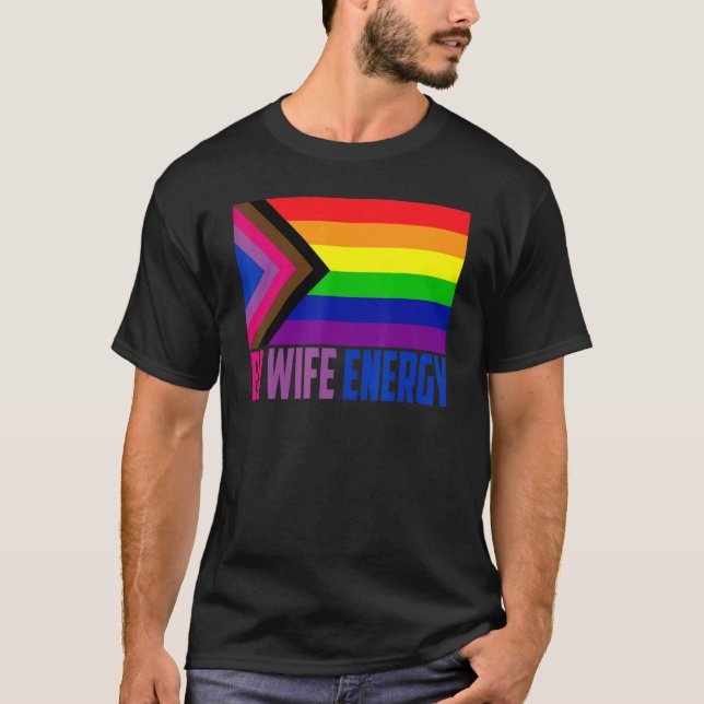 Camiseta Bi Wife Energy Lgbtq Suporta Orgulho Lgbt Mês 2022 (Frente)