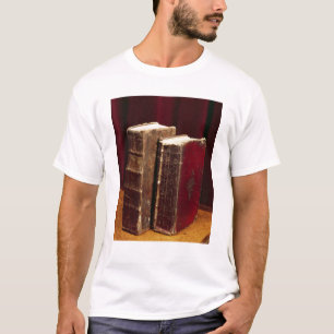 Camiseta Bíblias que pertencem ao senhor Byron e Augusta