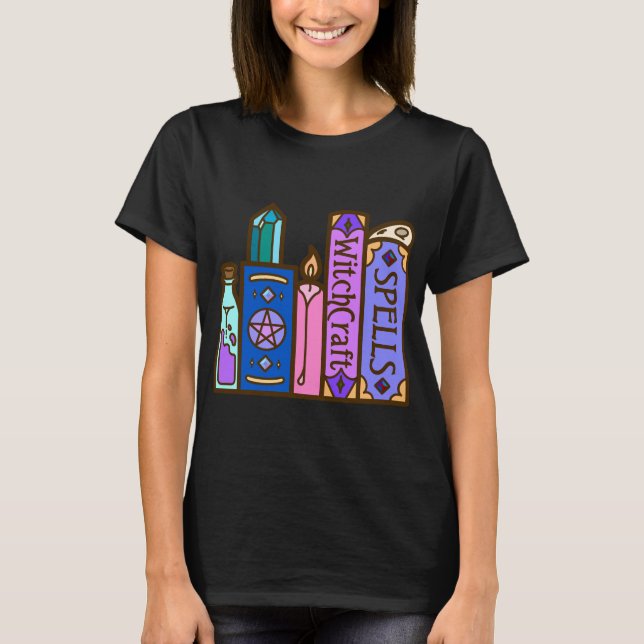 Camiseta Biblioteca de prateleiras de livros de bruxaria Ka (Frente)