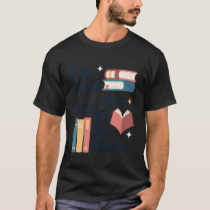 Camiseta Bibliotecária Escolar Só Uma Garota Que Vive Na Bi