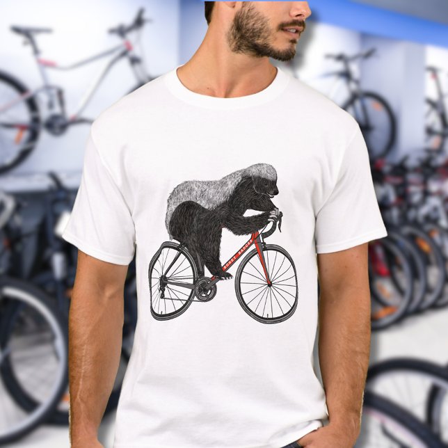 Camiseta Bicicleta Mel Badger (Funny honey badger cycling on a bicycle a wild animal badass cyclist illustration )
