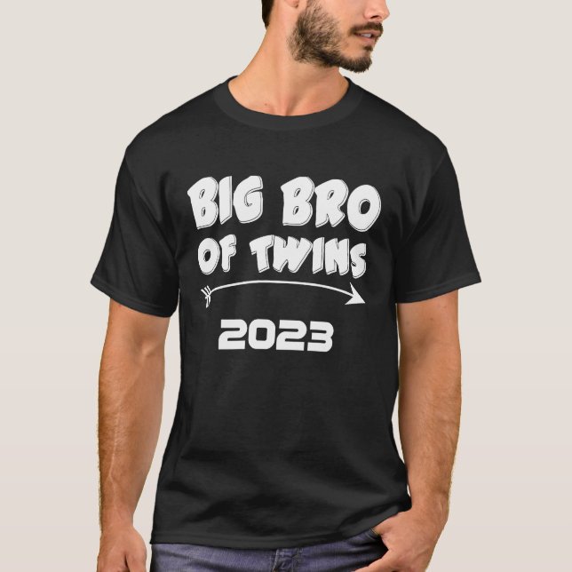 Camiseta Big Brother of Twins 2023 Baby Announement Boy to (Frente)