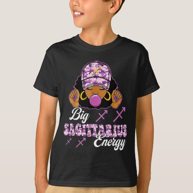 Camiseta Big Sagittarius Energy Afro Girl With Purple Camou (Frente)