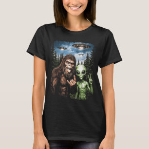 Camiseta Bigfoot Alien Selfie Sinal de Paz Divertido OVNI