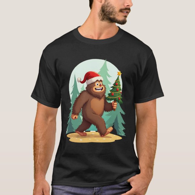 Camiseta Bigfoot Christmas Tree Santa Hat (2) (Frente)