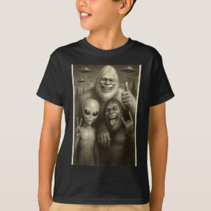 Camiseta Bigfoot Engraçado, Alien e Yeti Sasquatch Rock On