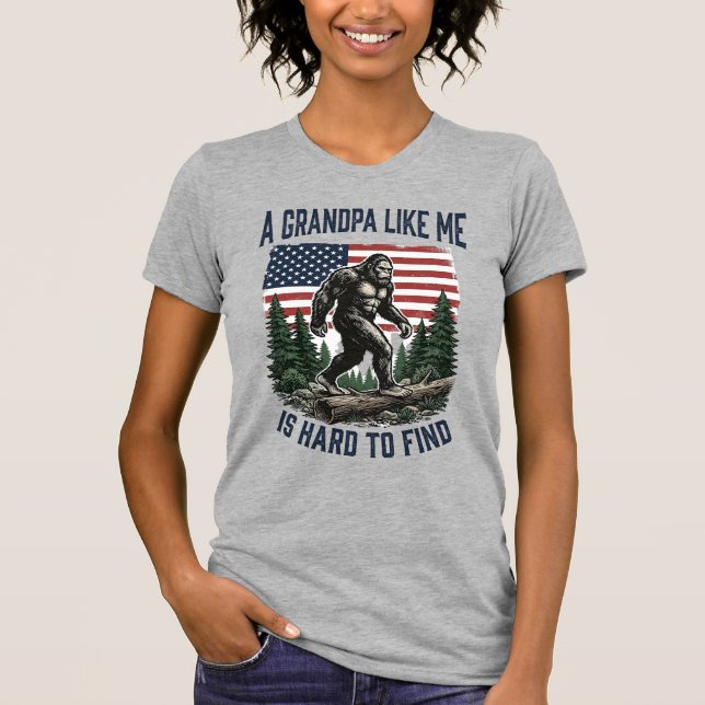 Camiseta Bigfoot Grandpa Vintage American Flag Shirt Design (Frente)