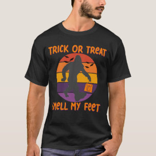 Camiseta Bigfoot Halloween Trick ou trata o cheiro dos meus