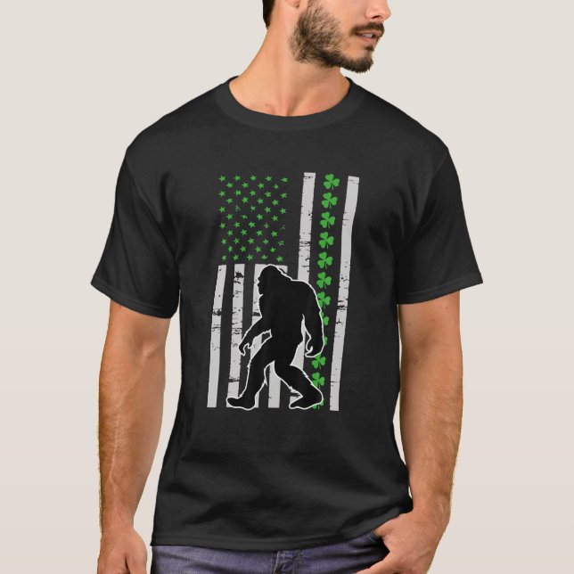 Camiseta Bigfoot Irish Dia de São Patrício USA Flag Boys S (Frente)