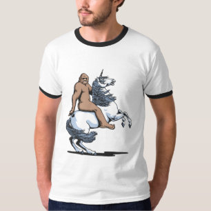 Camiseta Bigfoot que monta um unicórnio