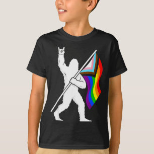 Camiseta Bigfoot rockeia na nova bandeira do orgulho progre