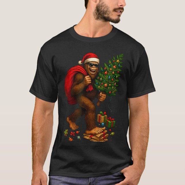 Camiseta Bigfoot Santa Christmas Tree Lights Xmas Boys Men  (Frente)