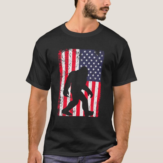 Camiseta Bigfoot Sasquatch American Flag (Frente)