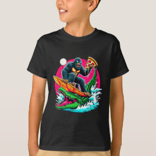 Camiseta Bigfoot Surfando Comendo Pizza Ataque de Jacaré En