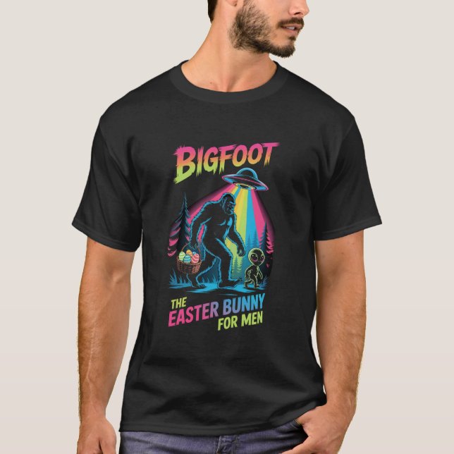 Camiseta Bigfoot The Easter Bunny Men's Tee Sasquatch  (Frente)