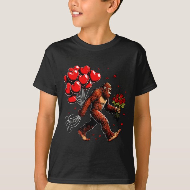 Camiseta Bigfoot Valentines Day Funny Sasquatch Hearts Love (Frente)