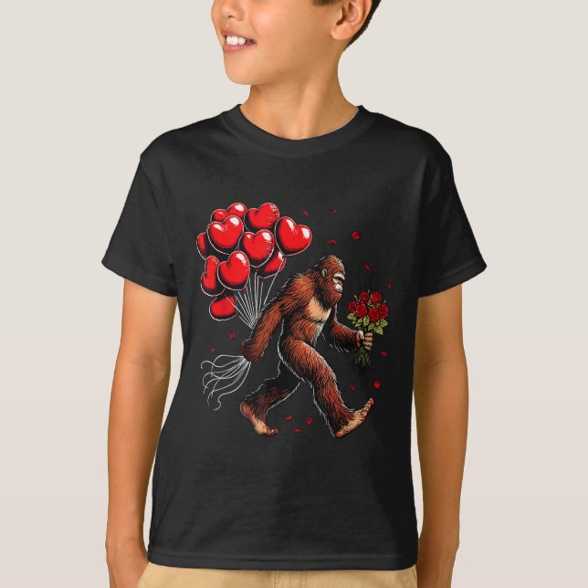 Camiseta Bigfoot Valentines Day Funny Sasquatch Hearts Love (Frente)