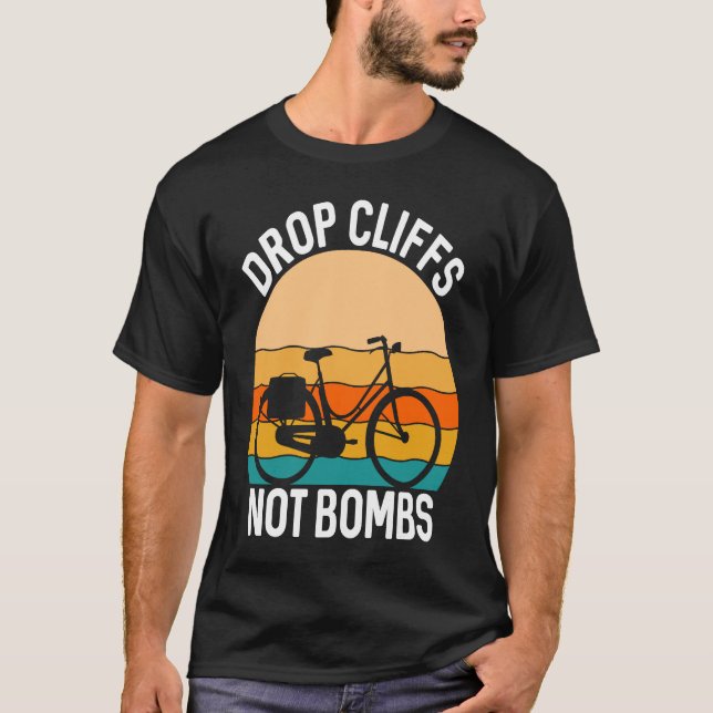 Camiseta Biking and Cycling   37 (Frente)