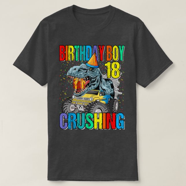 Camiseta Birthday Boy esmagando 18 Monstros Dinossauro de C (Frente do Design)
