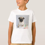 Camiseta Birthday Pug<br><div class="desc">Pug ter um presente de aniversário!</div>
