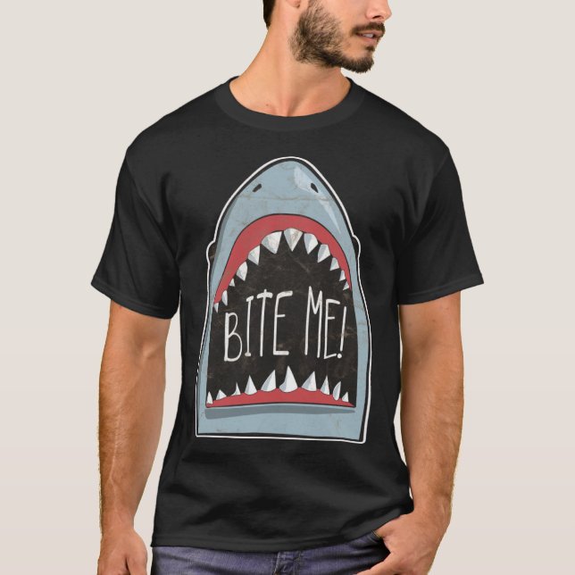 Camiseta Bite Me  Shark Fan Beach Ocean Attire For Summer (Frente)