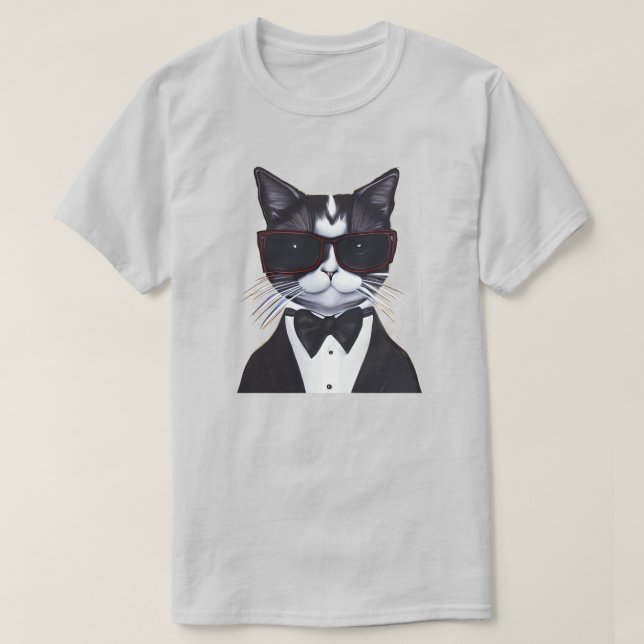 Camiseta Black and White Cat in a Tuxedo and Arco Tie (Frente do Design)