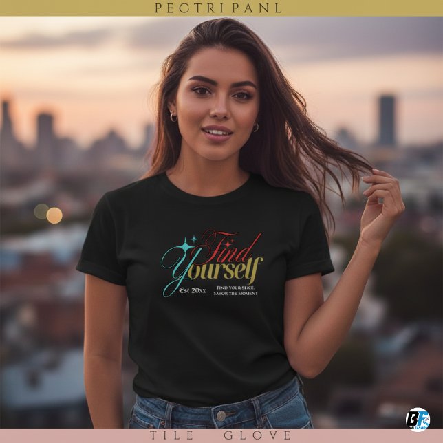 Camiseta Black and White Simple Elegant "Find Yourself " (Criador carregado)