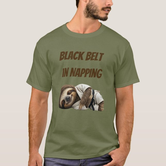Camiseta Black Belt In Napping Sloth (Frente)