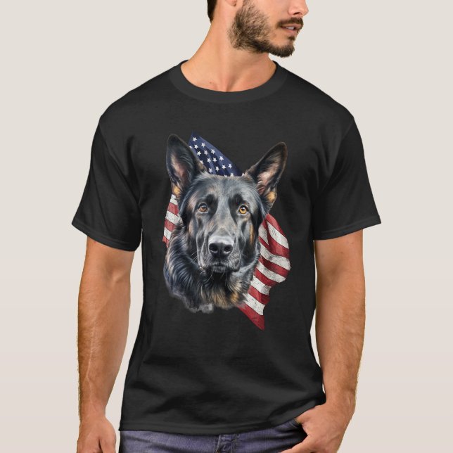 Camiseta Black German Shepherd 4th Of July Dog  American Fl (Frente)