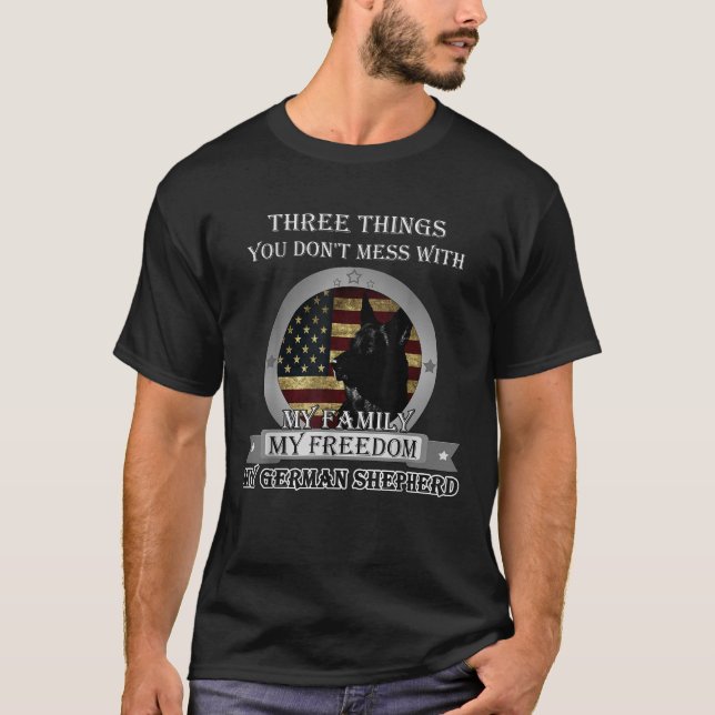 Camiseta Black German Shepherd American flag Three Things y (Frente)