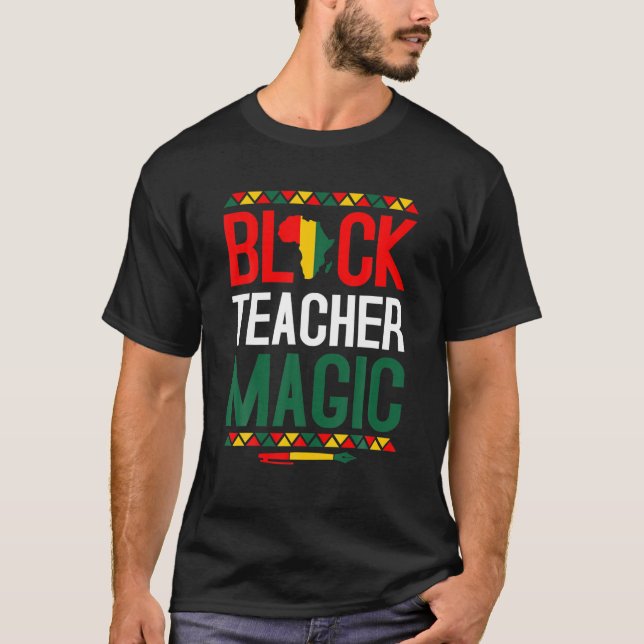 Camiseta Black History Month - Black Teacher Magic (Frente)