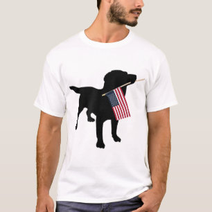 Camiseta Black Lab Dog Holding 4 de julho Patriótico EUA Fl