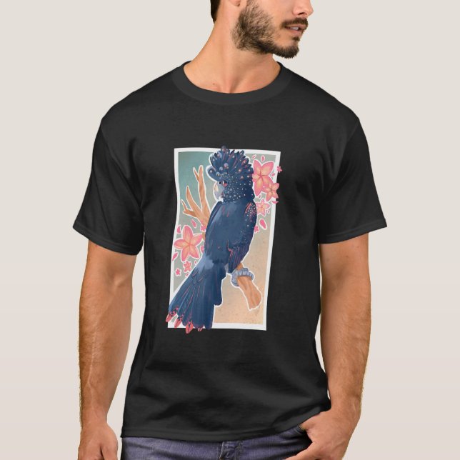 Camiseta Black Red Tailed Cockatoo Parrot Bird with Plumeri (Frente)
