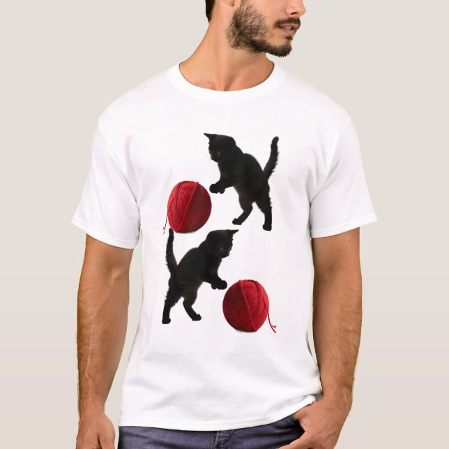 Camiseta Black Silhouette Kitty, with red wool Ball (Frente)