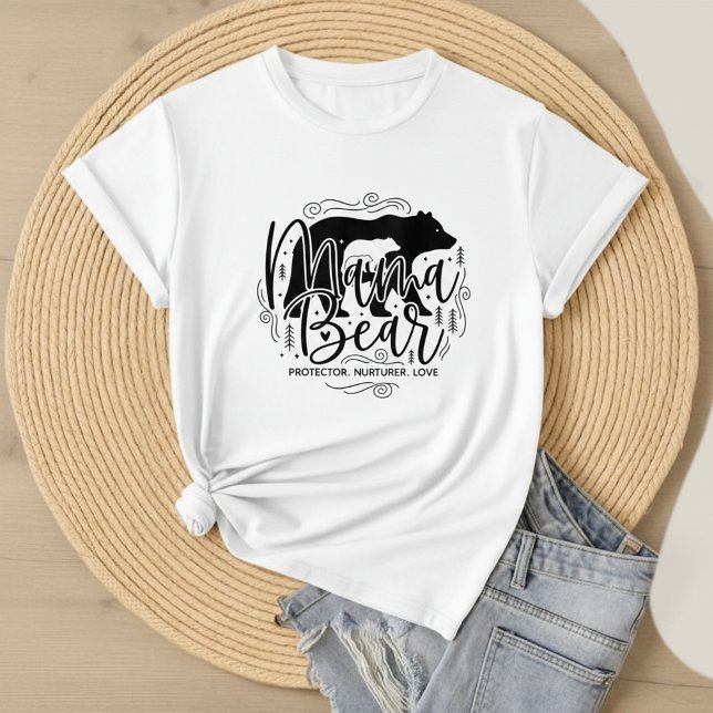Camiseta Black & White Script Mama Bear Protector Art (Criador carregado)
