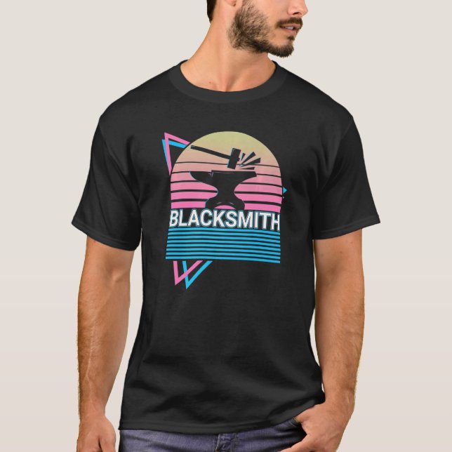 Camiseta Blacksmithing Anvil Retro (Frente)