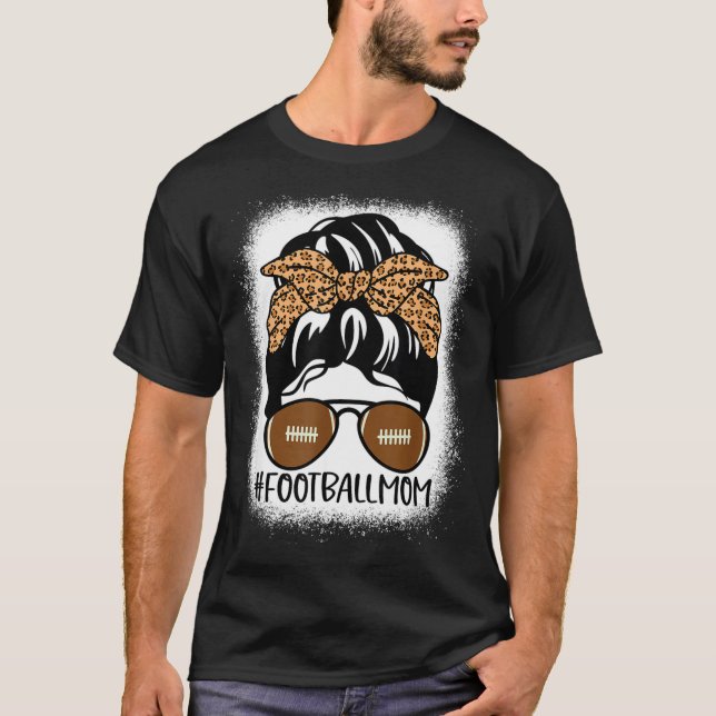 Camiseta Bleached Football Mom Life With Leopard And Messy  (Frente)