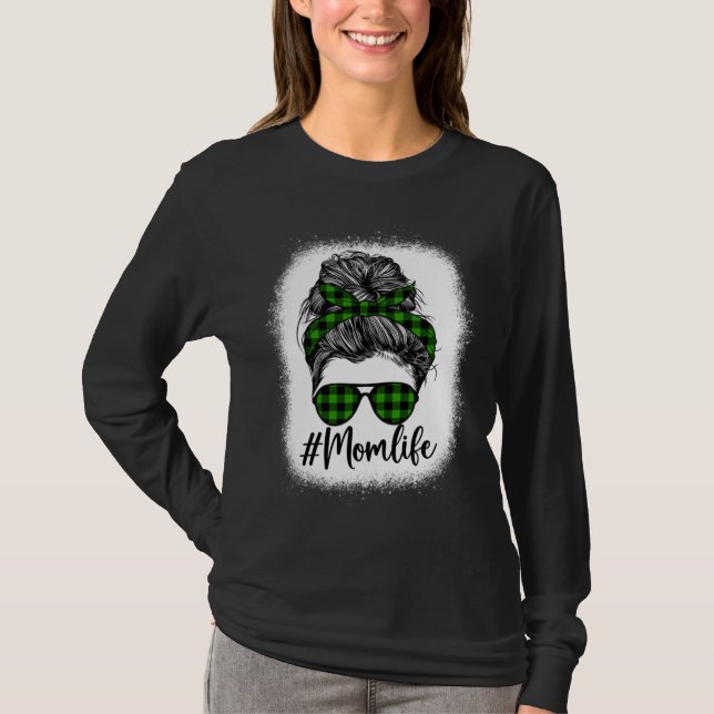 Camiseta Bleached Messy Bun Mom Life Plaid Green Print Moth (Frente)