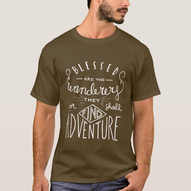 Camiseta Blessed é os homens rotulados mão dos andarilhos (Frente)