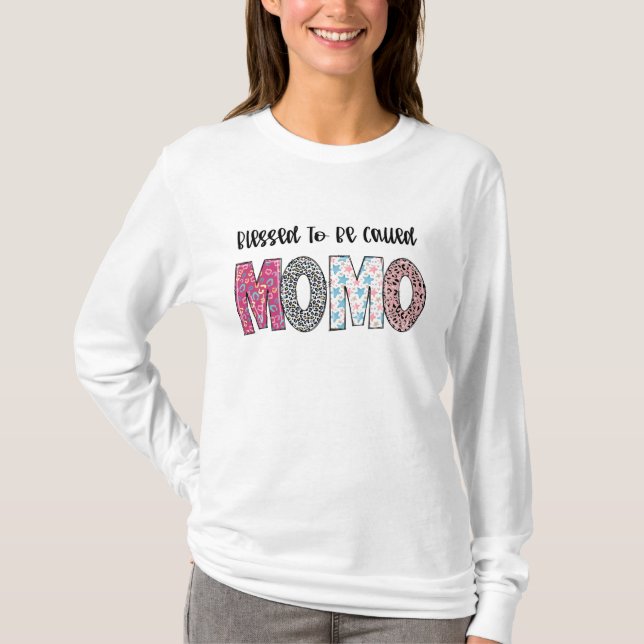 Camiseta Blessed Momo (Frente)