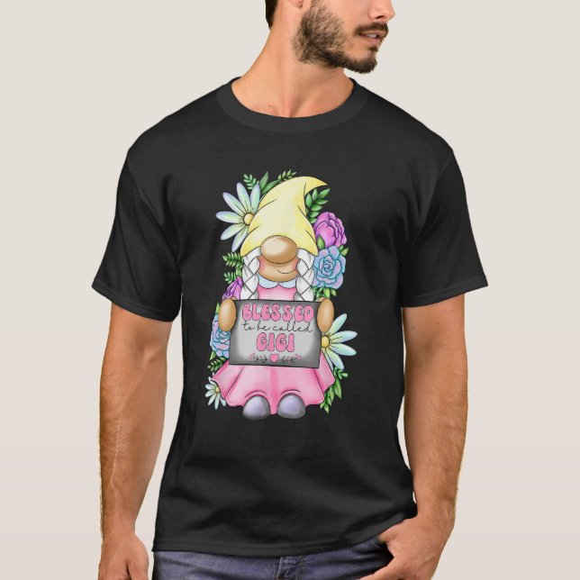 Camiseta Blessed To Be Called Gigi Gnome Cute Girl Mothers  (Frente)