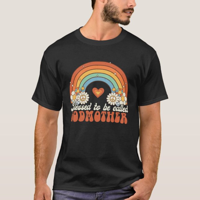 Camiseta Blessed To Be Called Godmother Groovy Rainbow Moth (Frente)