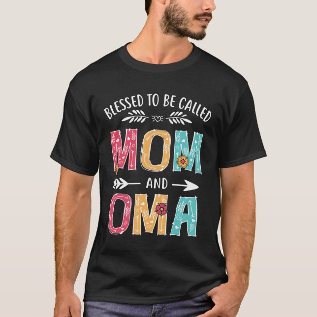 Camiseta Blessed To Be Called Mom and Oma  Grandma Mothers  (Frente)