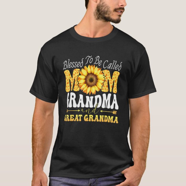 Camiseta Blessed To Be Called Mom Grandma Great Grandma Mot (Frente)
