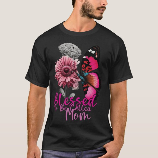 Camiseta Blessed To Be Called Mom Mother s Day 2023 Butterf (Frente)