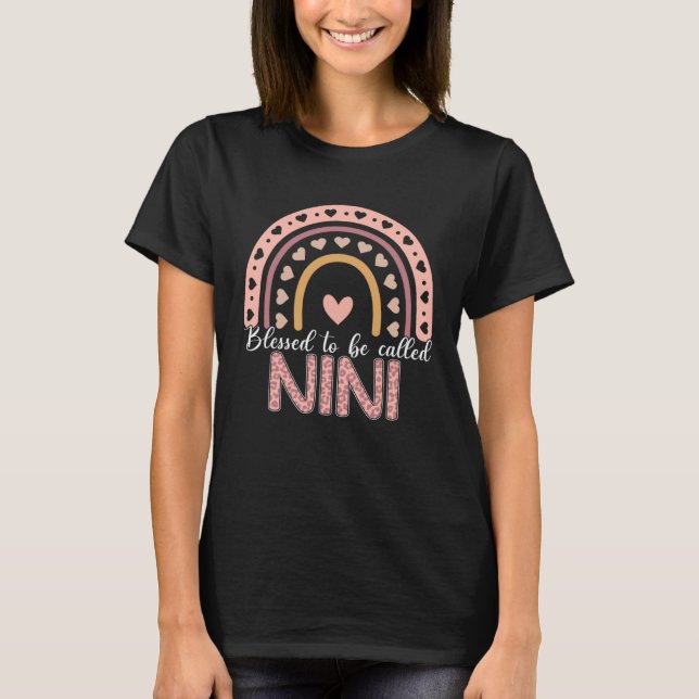 Camiseta Blessed To Be Called Nini Leopard Rainbow Cute Mom (Frente)