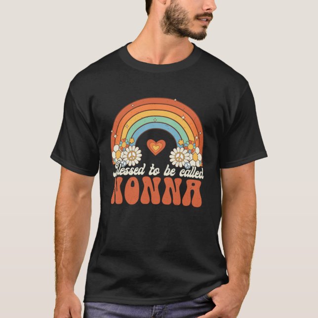 Camiseta Blessed To Be Called Nonna Groovy Rainbow Mothers  (Frente)