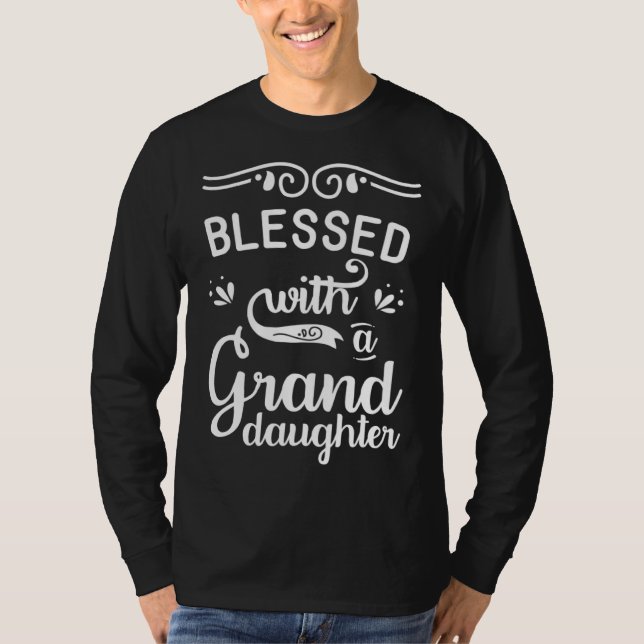 Camiseta Blessed with Granddaughter Baby Announcement Revea (Frente)